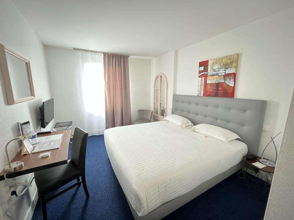 Hotel Le Beffroi Dreux Habitación foto