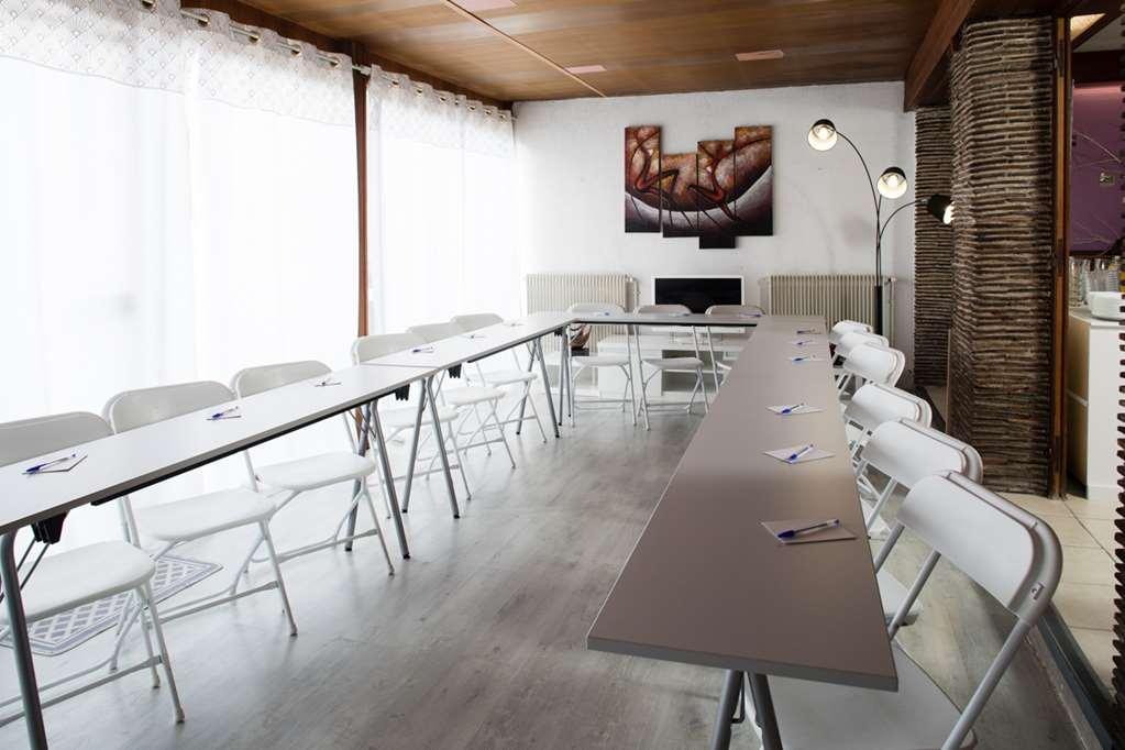 Hotel Le Beffroi Dreux Facilidades foto