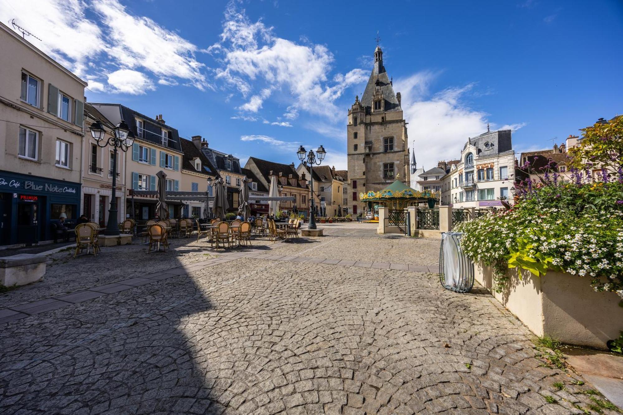 Hotel Le Beffroi Dreux Exterior foto