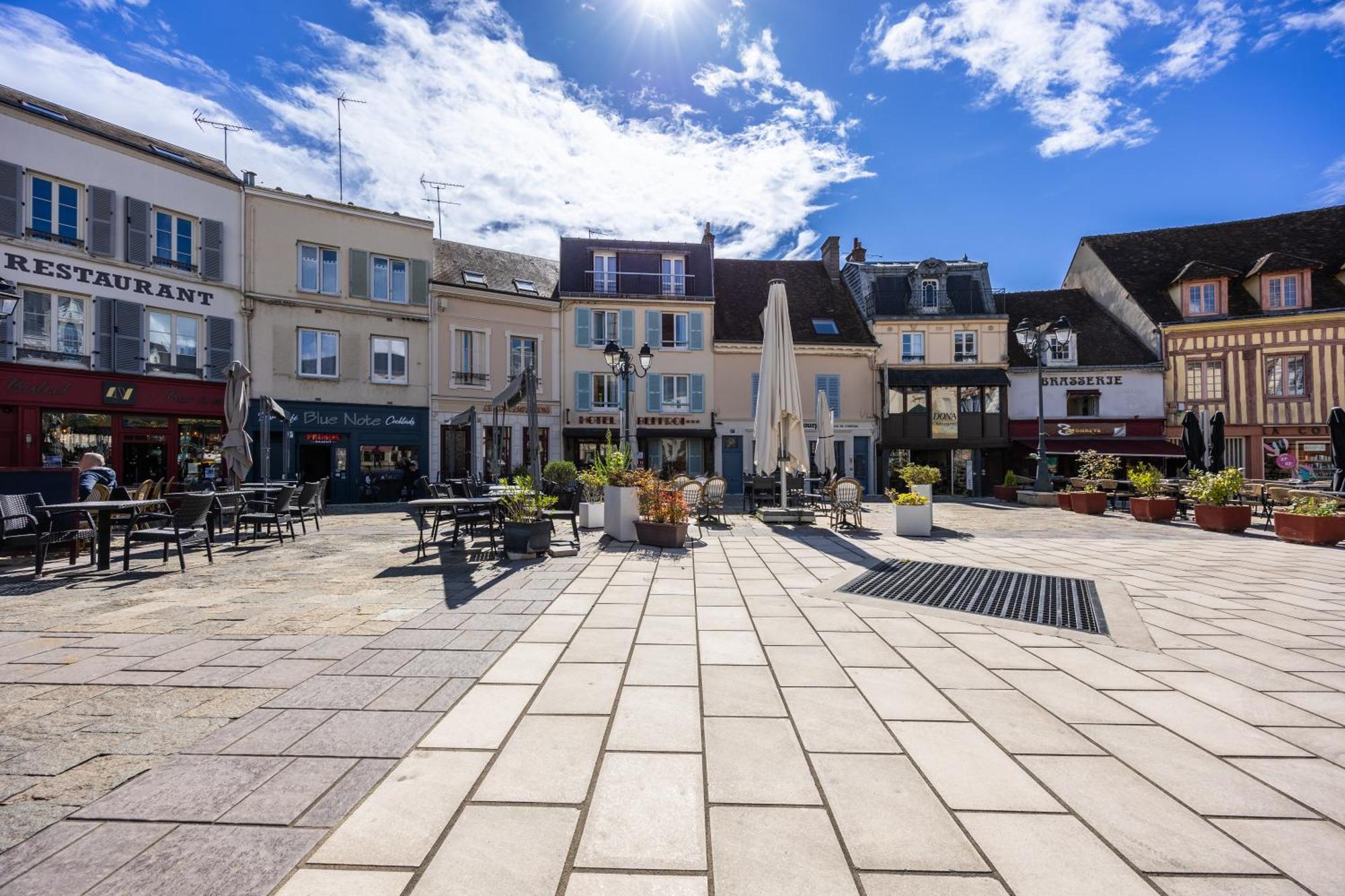 Hotel Le Beffroi Dreux Exterior foto